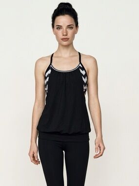 Black and White Women's Top | Lululemon | Size 8 | Sports Bra Built in